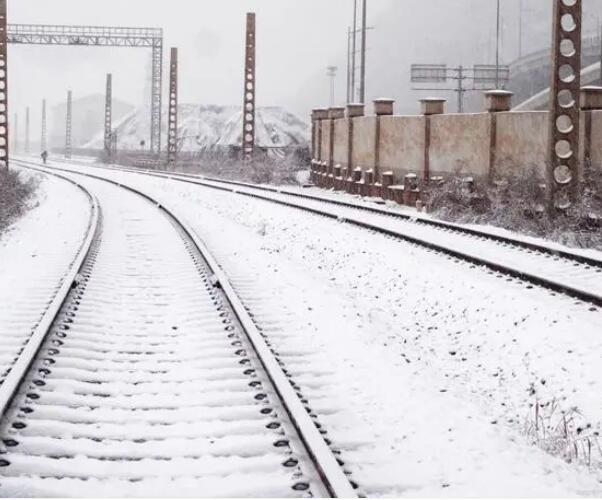 冬天已到，雨雪天氣增多，應該怎么做才能防止凈化板發(fā)潮？